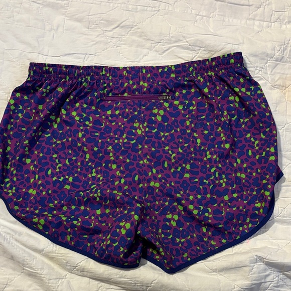 Nike Women's Multicolor Athletic Shorts - Picture 4 of 5
